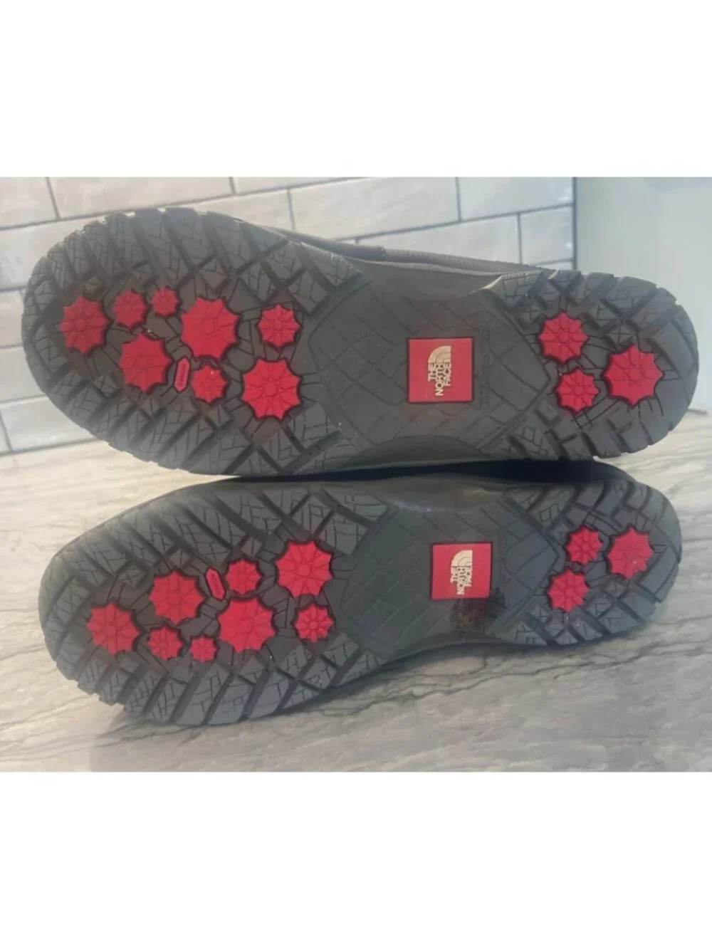 The North Face Womens 9.5 Nuptse Primaloft 200g Black Suede Faux Fur Boots